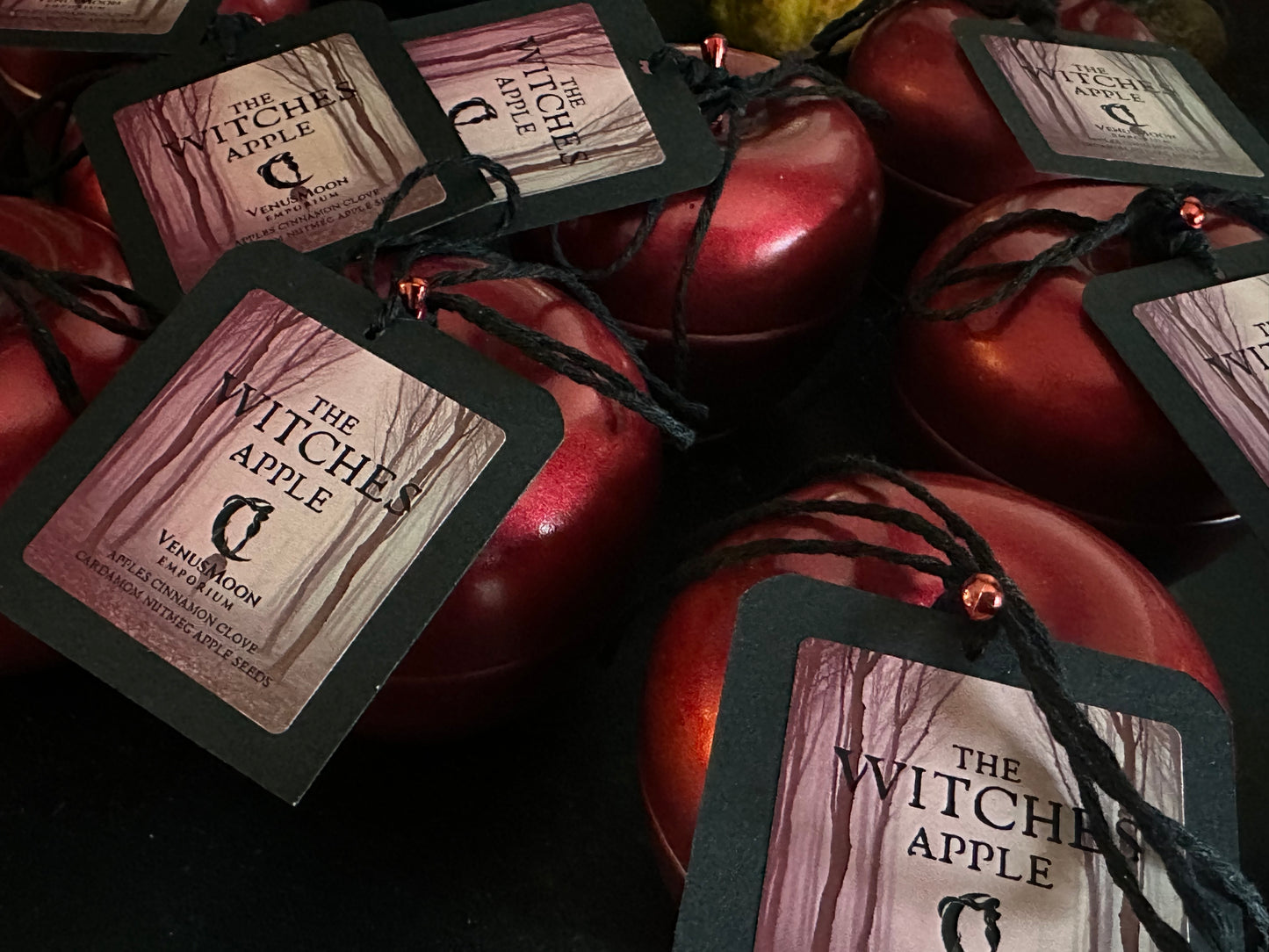THE WITCHS APPLE Soy Wax Candle
