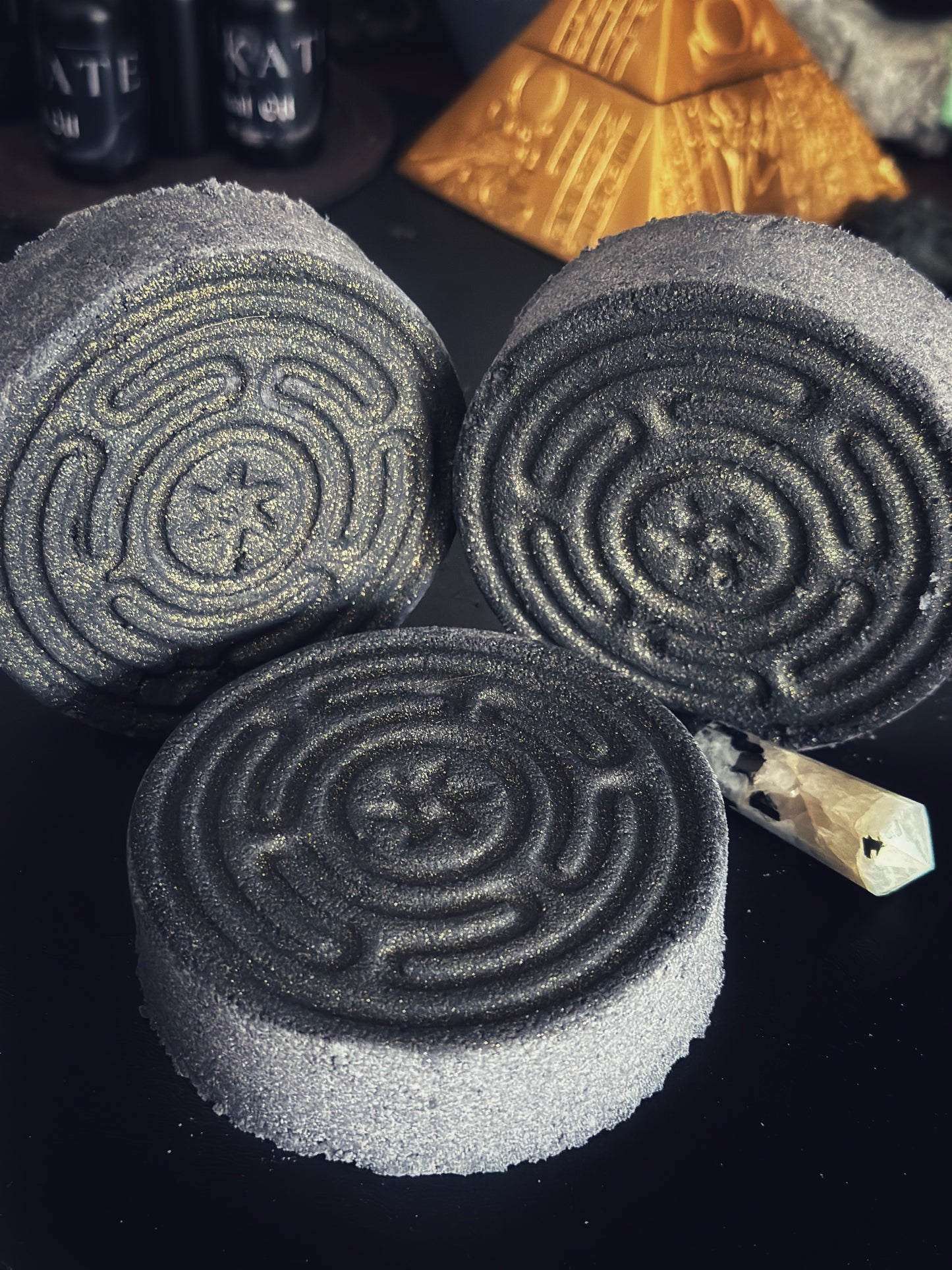 HEKATE WHEEL STROPHALOS BATH BOMB
